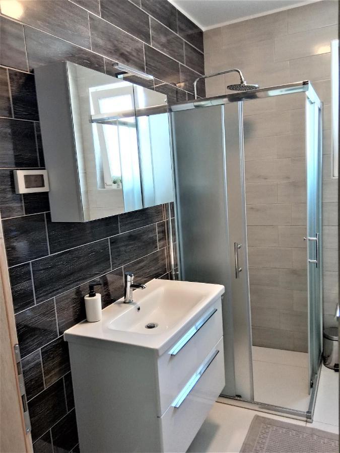 Apartment Ivetka Banjol Buitenkant foto