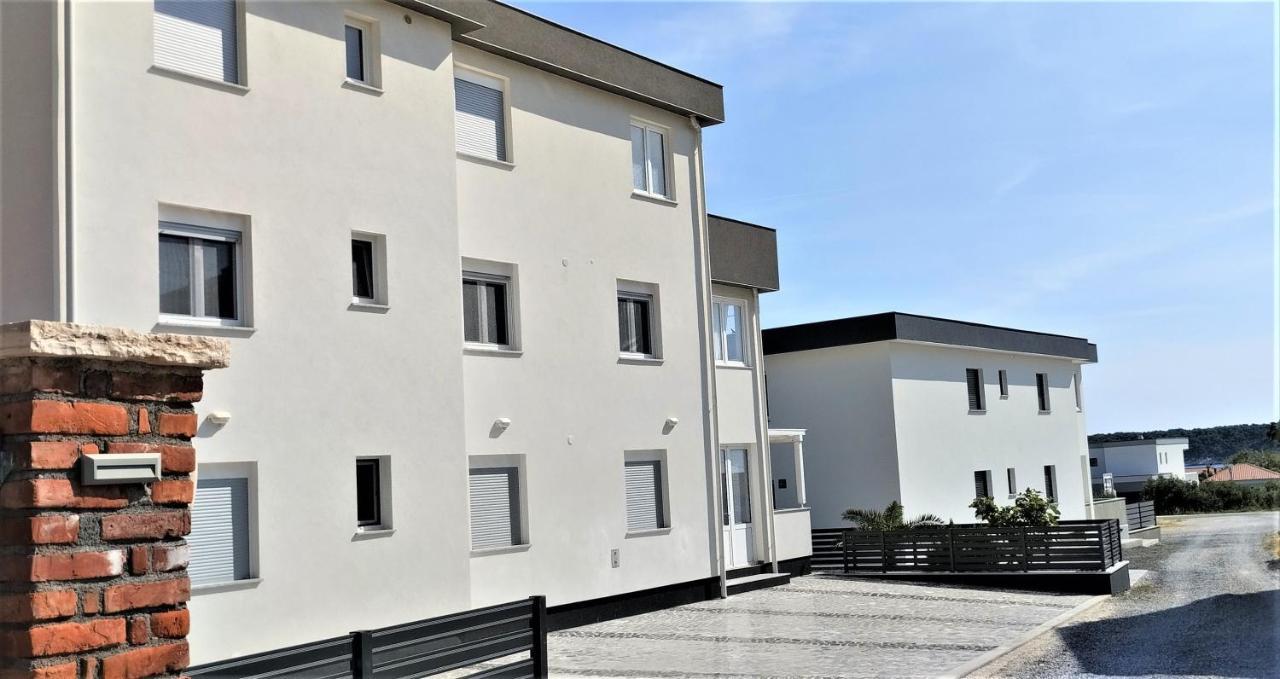 Apartment Ivetka Banjol Buitenkant foto